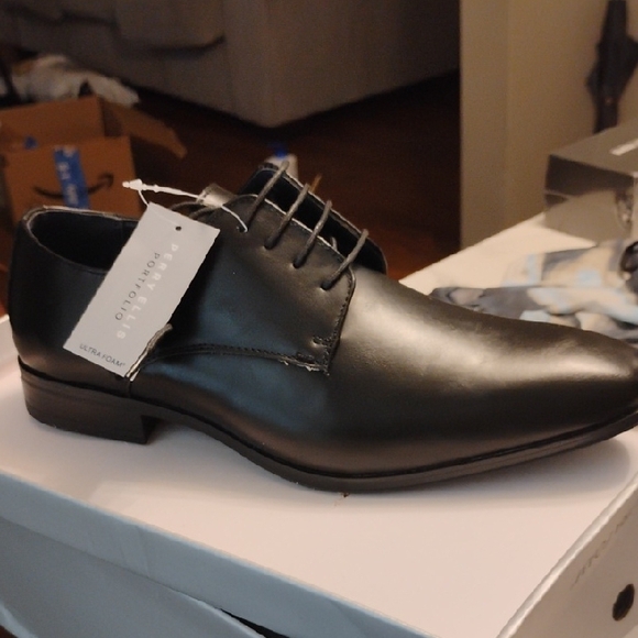 Perry Ellis Black Leather Oxfords Classic Style